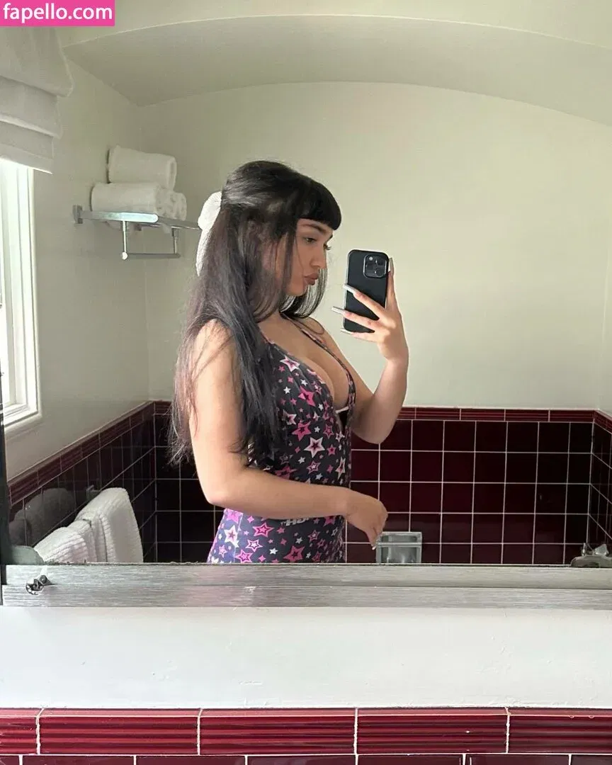 Rowan Blanchard / Simp Chat / rowanblanchard Onlyfans Photo Gallery 