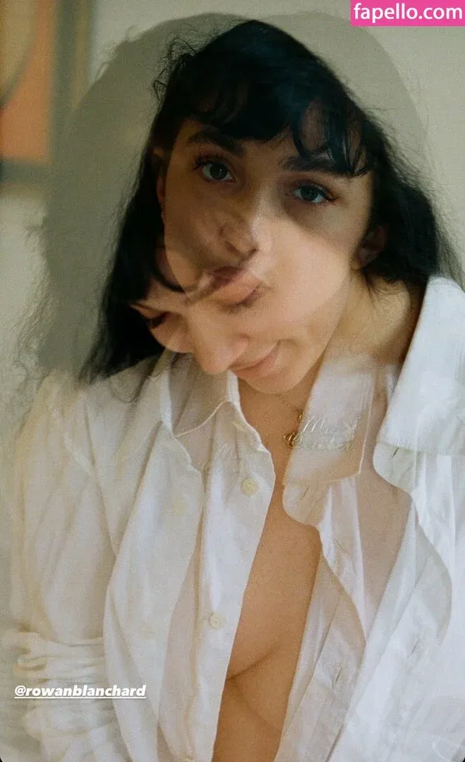 Rowan Blanchard / Simp Chat / rowanblanchard Onlyfans Photo Gallery 