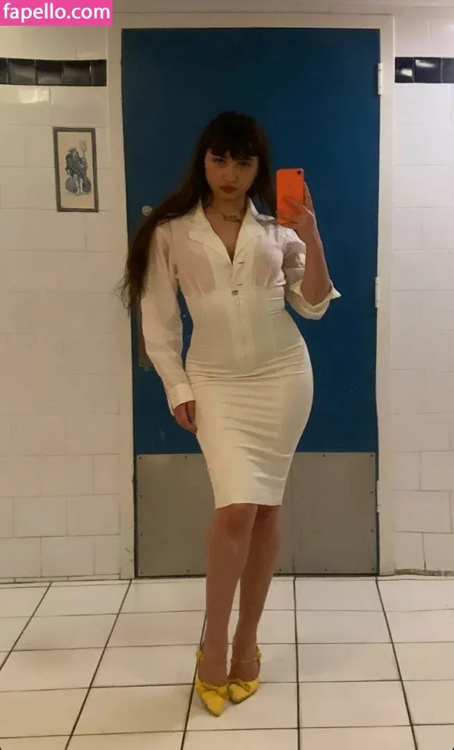 Rowan Blanchard / Simp Chat / rowanblanchard Onlyfans Photo Gallery 