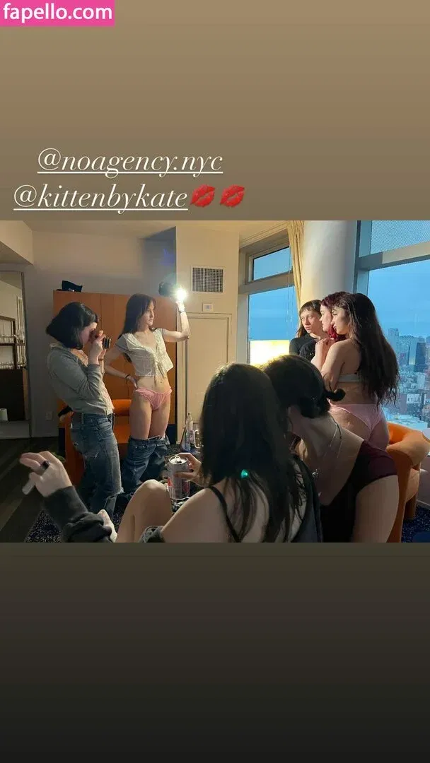 Rowan Blanchard / Simp Chat / rowanblanchard Onlyfans Photo Gallery 