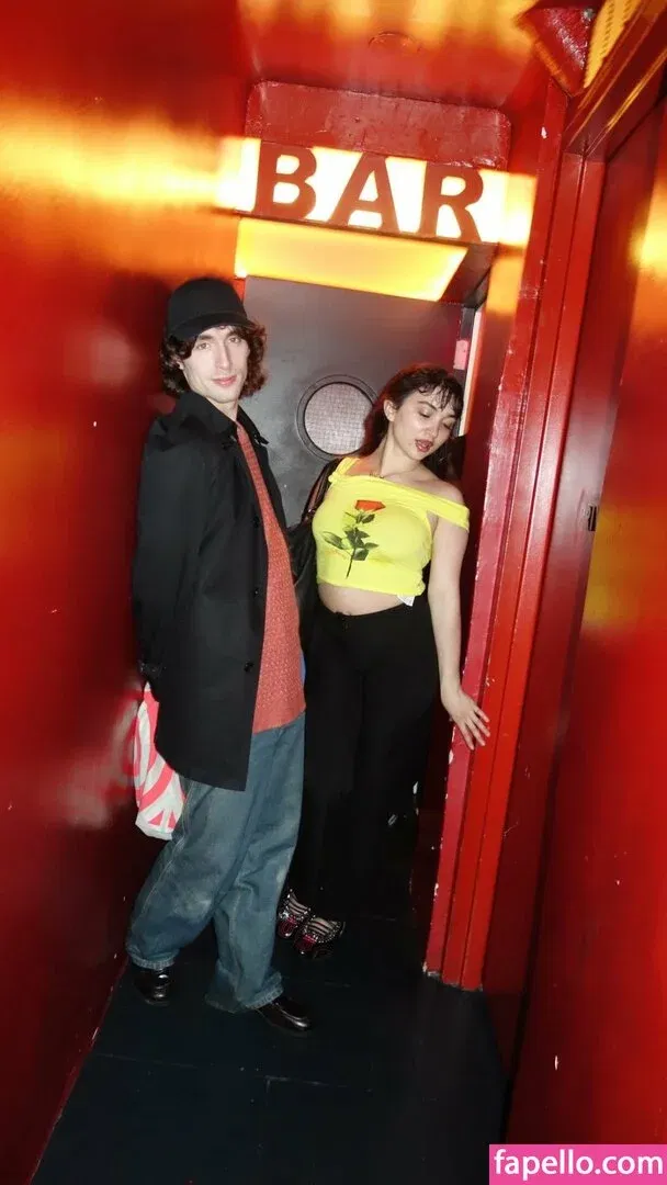 Rowan Blanchard / Simp Chat / rowanblanchard Onlyfans Photo Gallery 