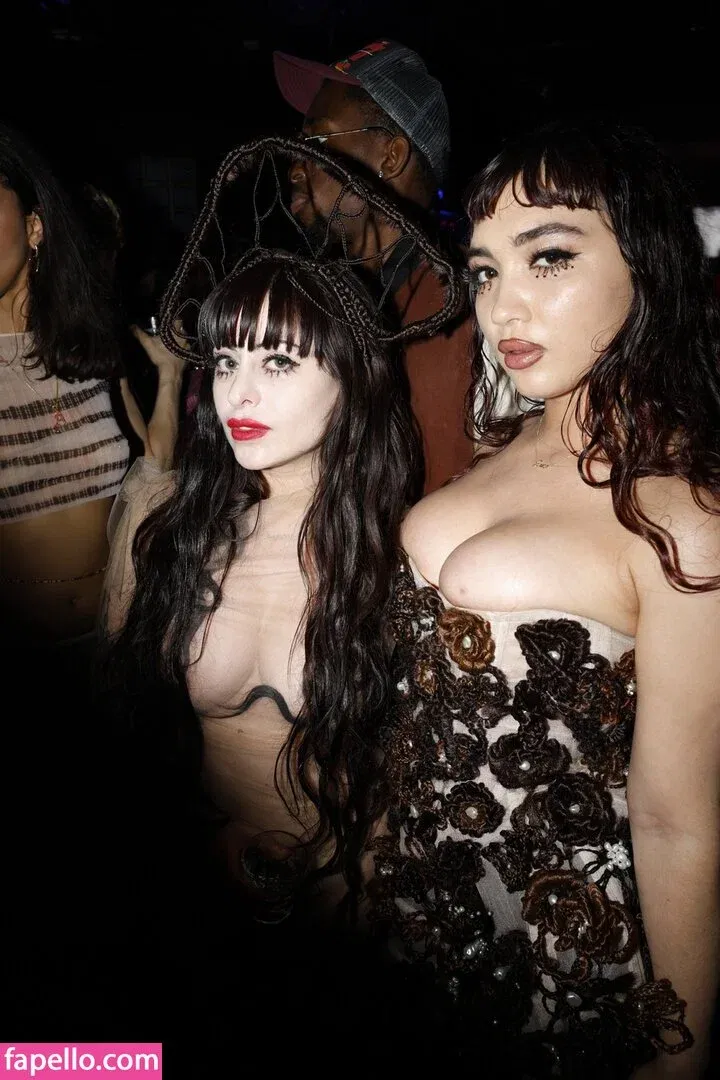 Rowan Blanchard / Simp Chat / rowanblanchard Onlyfans Photo Gallery 