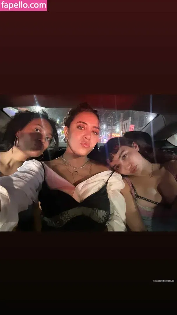 Rowan Blanchard / Simp Chat / rowanblanchard Onlyfans Photo Gallery 