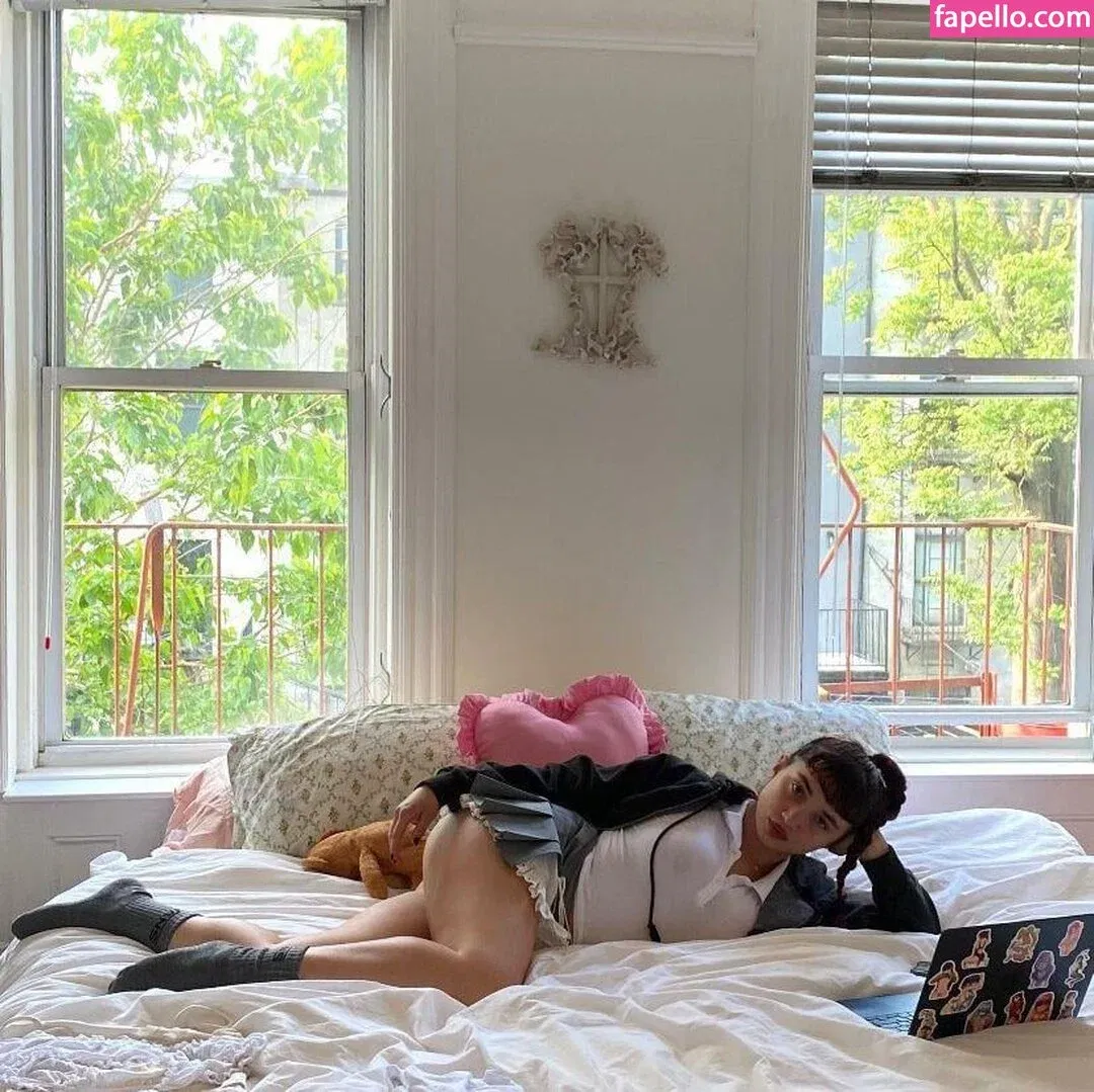 Rowan Blanchard / Simp Chat / rowanblanchard Onlyfans Photo Gallery 