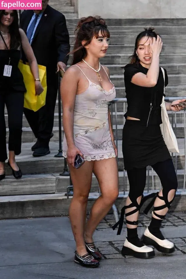 Rowan Blanchard / Simp Chat / rowanblanchard Onlyfans Photo Gallery 