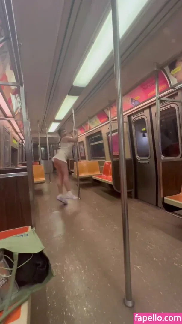 Rowan Blanchard / Simp Chat / rowanblanchard Onlyfans Photo Gallery 