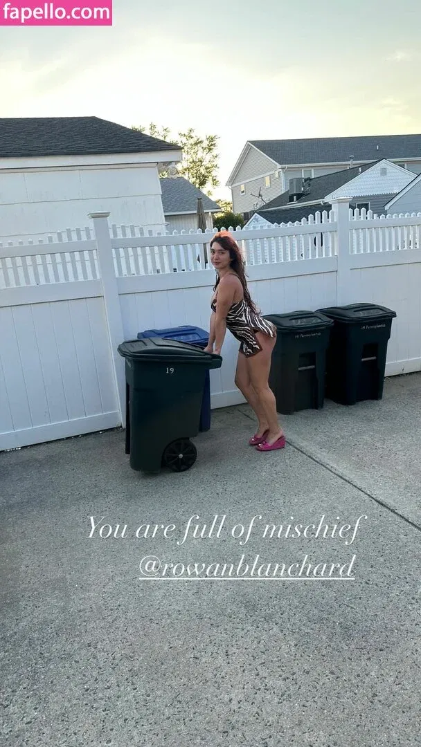 Rowan Blanchard / Simp Chat / rowanblanchard Onlyfans Photo Gallery 