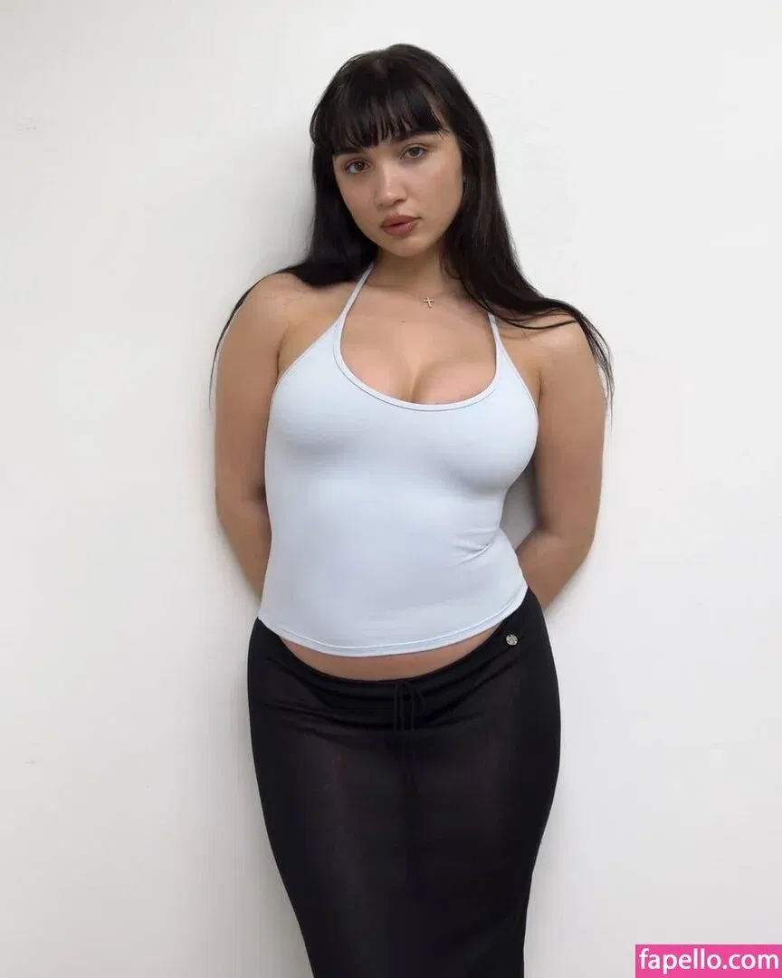 Rowan Blanchard / Simp Chat / rowanblanchard Onlyfans Photo Gallery 