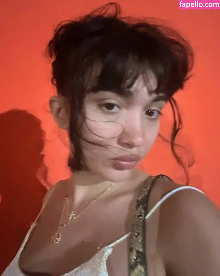 Rowan Blanchard / Simp Chat / rowanblanchard Onlyfans Photo Gallery 