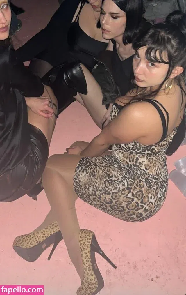 Rowan Blanchard / Simp Chat / rowanblanchard Onlyfans Photo Gallery 