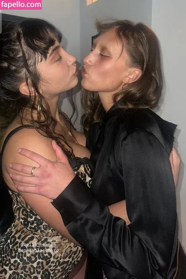 Rowan Blanchard / Simp Chat / rowanblanchard Onlyfans Photo Gallery 