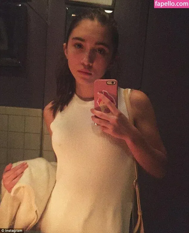 Rowan Blanchard / Simp Chat / rowanblanchard Onlyfans Photo Gallery 
