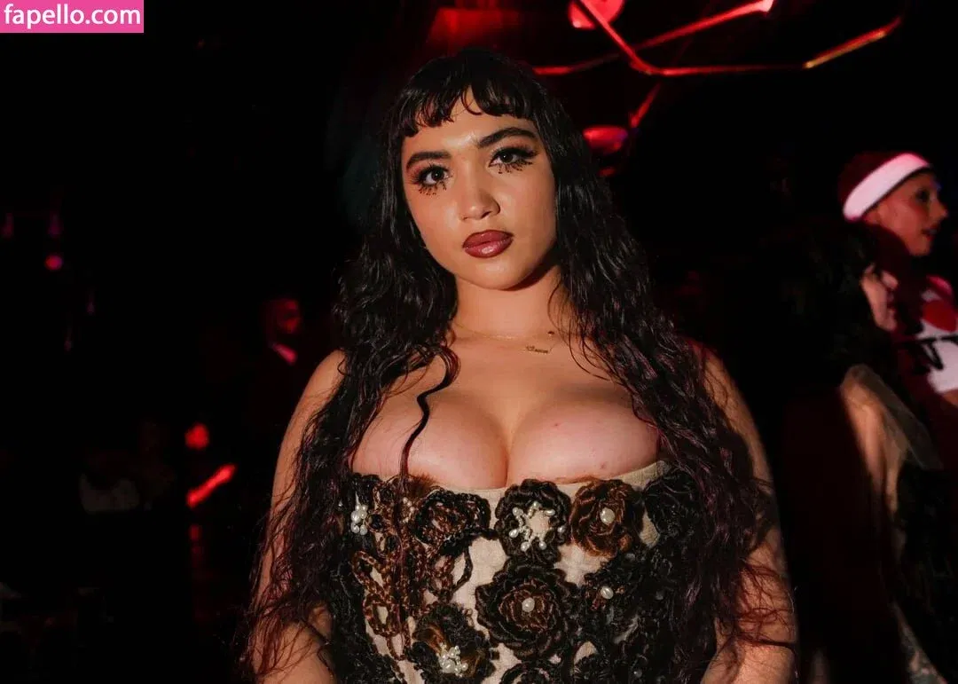 Rowan Blanchard / Simp Chat / rowanblanchard Onlyfans Photo Gallery 