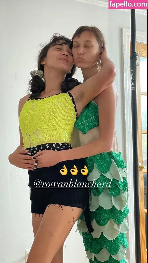 Rowan Blanchard / Simp Chat / rowanblanchard Onlyfans Photo Gallery 