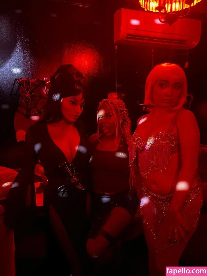 Rowan Blanchard / Simp Chat / rowanblanchard Onlyfans Photo Gallery 