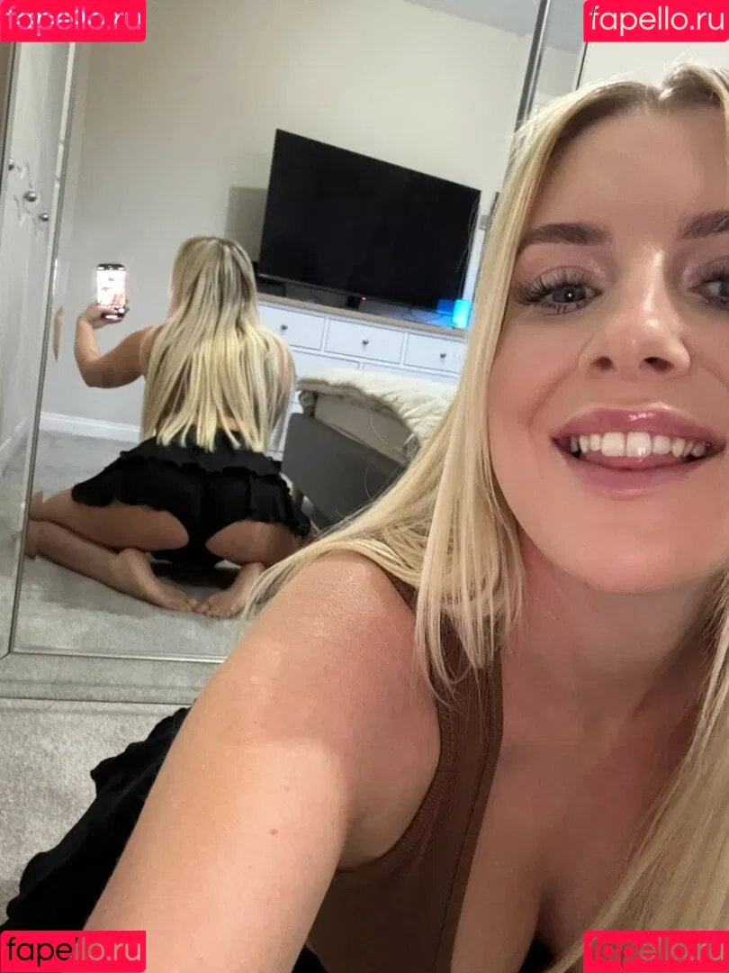 Emily Walters / emilywalters / hotwifeemilyuk / https: Onlyfans Photo Gallery 