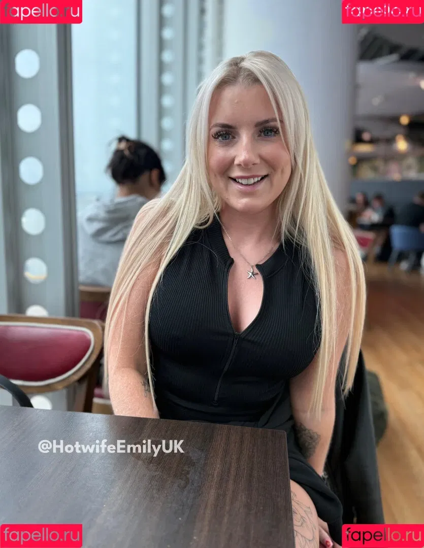 Emily Walters / emilywalters / hotwifeemilyuk / https: Onlyfans Photo Gallery 