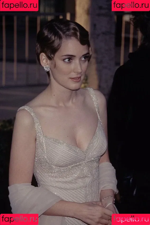 Winona Ryder / winonaryderofficial Onlyfans Photo Gallery 