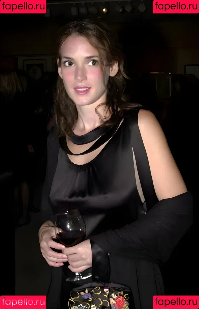 Winona Ryder / winonaryderofficial Onlyfans Photo Gallery 