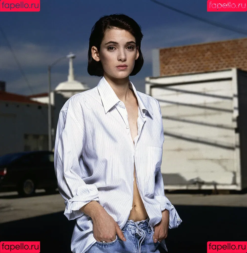 Winona Ryder / winonaryderofficial Onlyfans Photo Gallery 