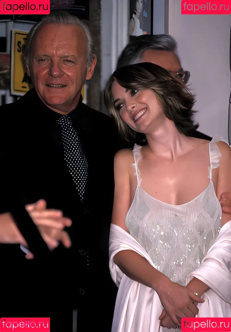 Winona Ryder / winonaryderofficial Onlyfans Photo Gallery 