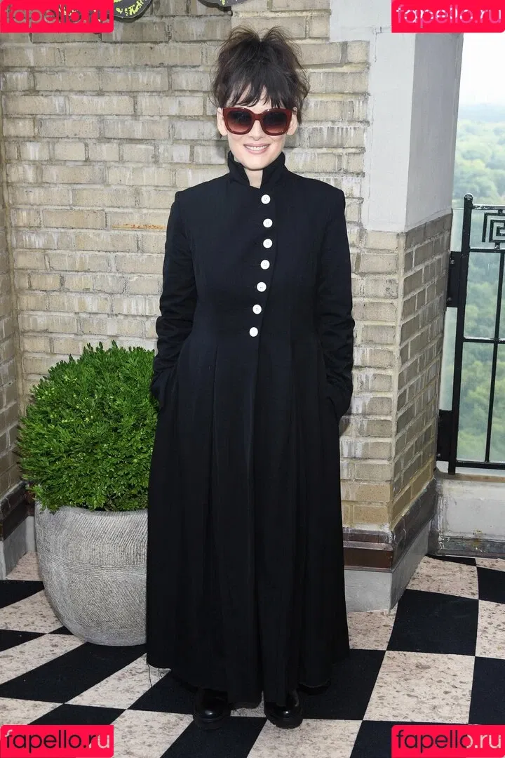 Winona Ryder / winonaryderofficial Onlyfans Photo Gallery 