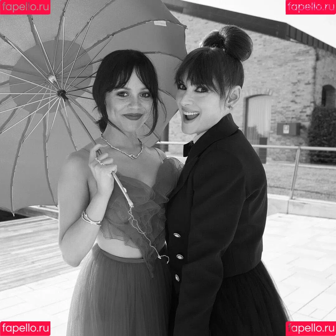 Winona Ryder / winonaryderofficial Onlyfans Photo Gallery 