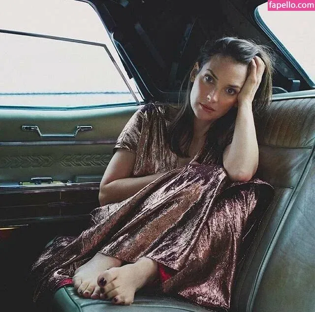 Winona Ryder / winonaryderofficial Onlyfans Photo Gallery 