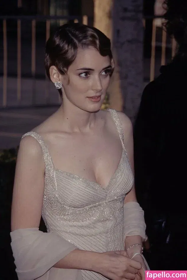 Winona Ryder / winonaryderofficial Onlyfans Photo Gallery 