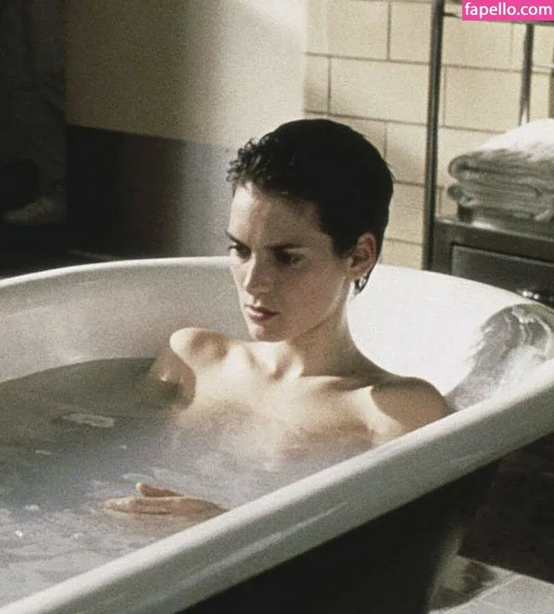 Winona Ryder / winonaryderofficial Onlyfans Photo Gallery 
