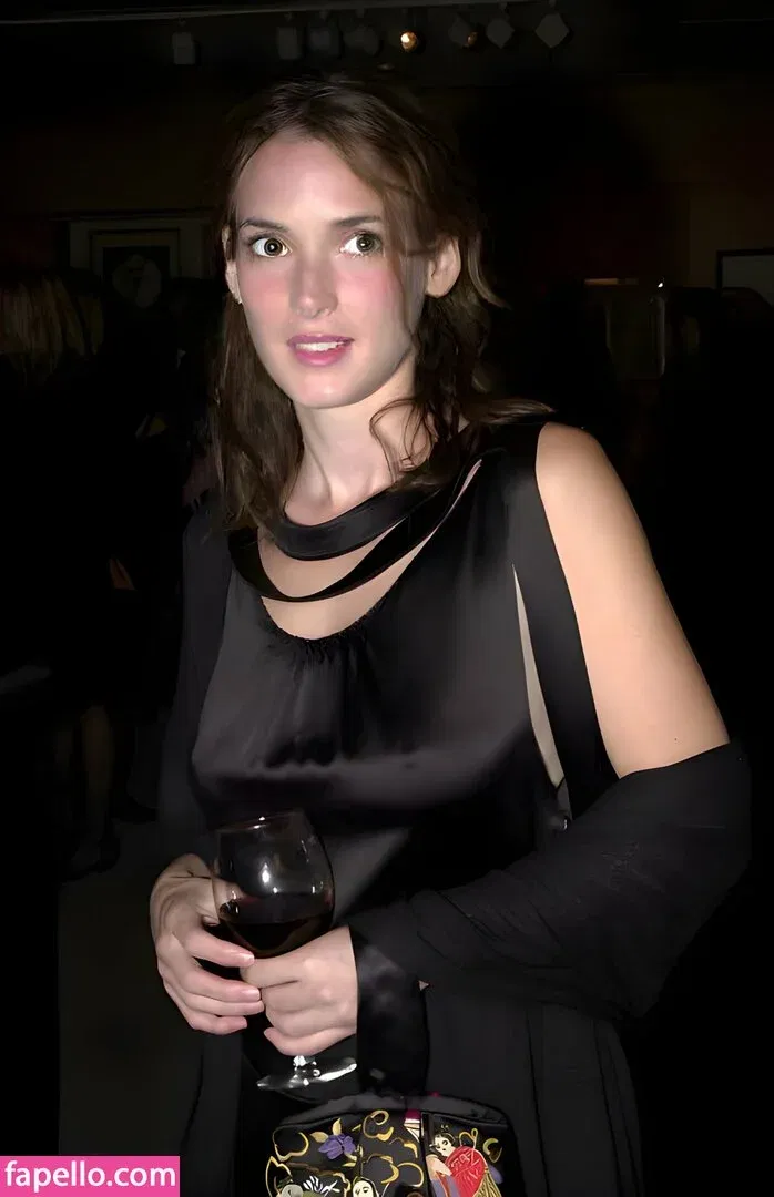 Winona Ryder / winonaryderofficial Onlyfans Photo Gallery 