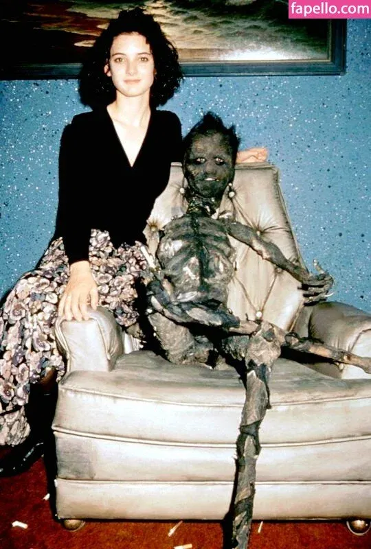 Winona Ryder / winonaryderofficial Onlyfans Photo Gallery 