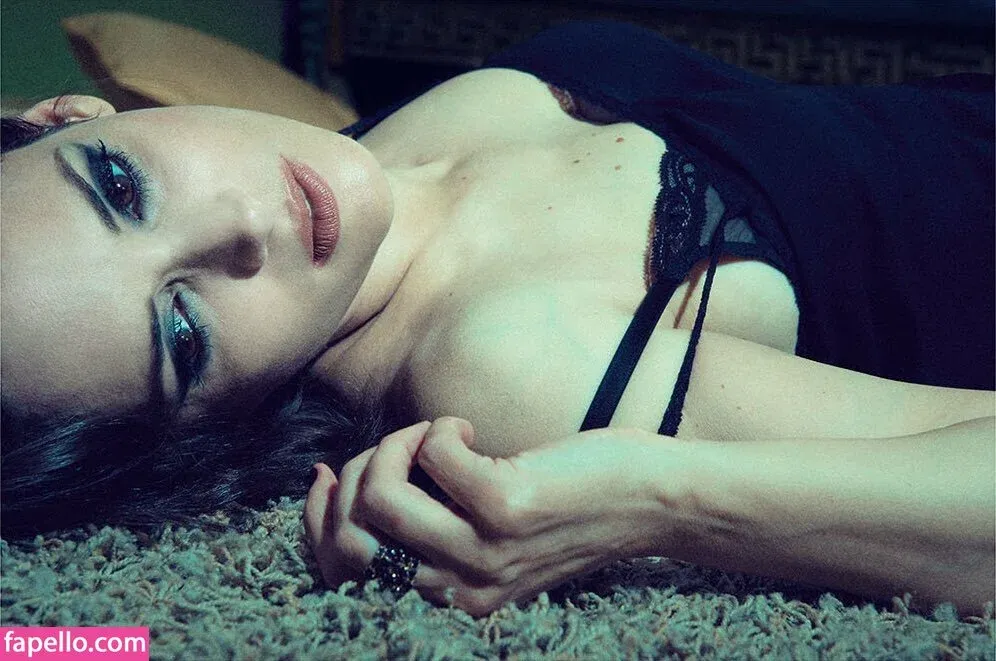 Winona Ryder / winonaryderofficial Onlyfans Photo Gallery 