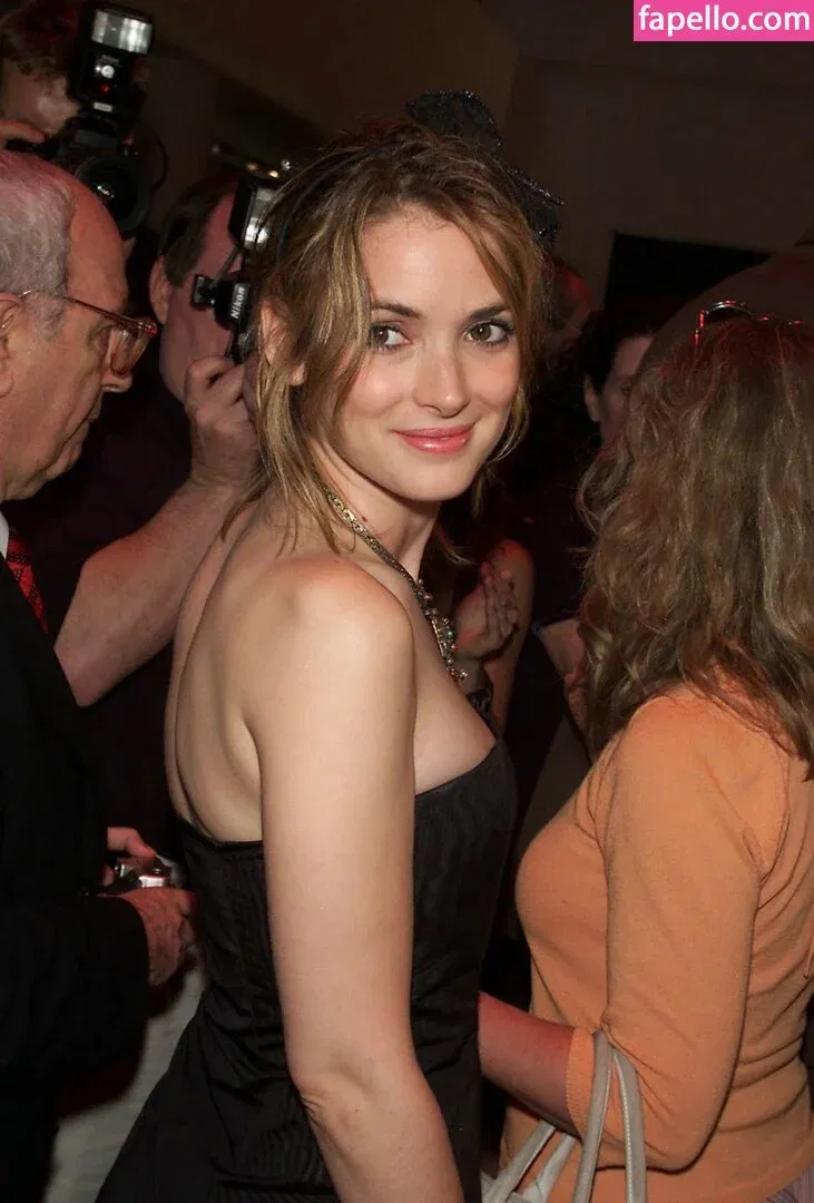 Winona Ryder / winonaryderofficial Onlyfans Photo Gallery 