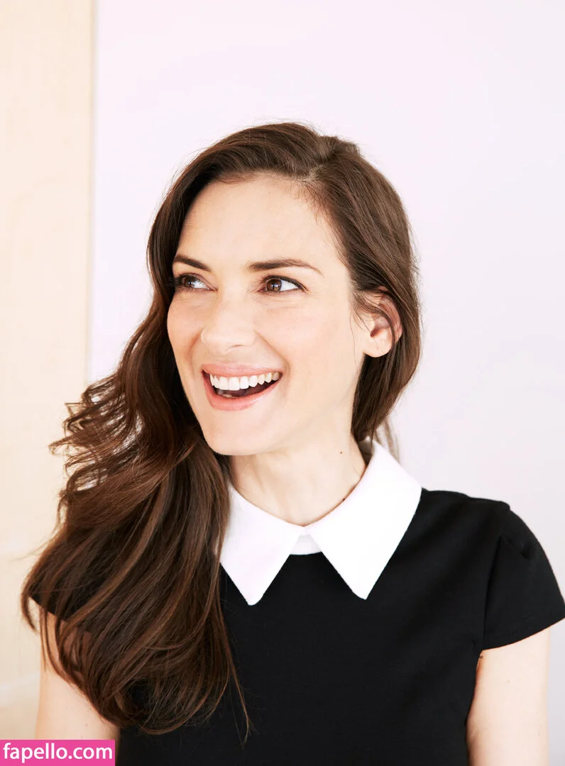 Winona Ryder / winonaryderofficial Onlyfans Photo Gallery 