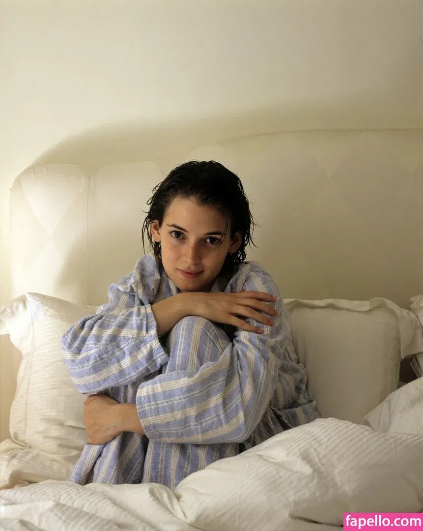 Winona Ryder / winonaryderofficial Onlyfans Photo Gallery 