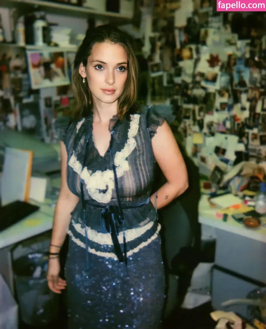 Winona Ryder / winonaryderofficial Onlyfans Photo Gallery 