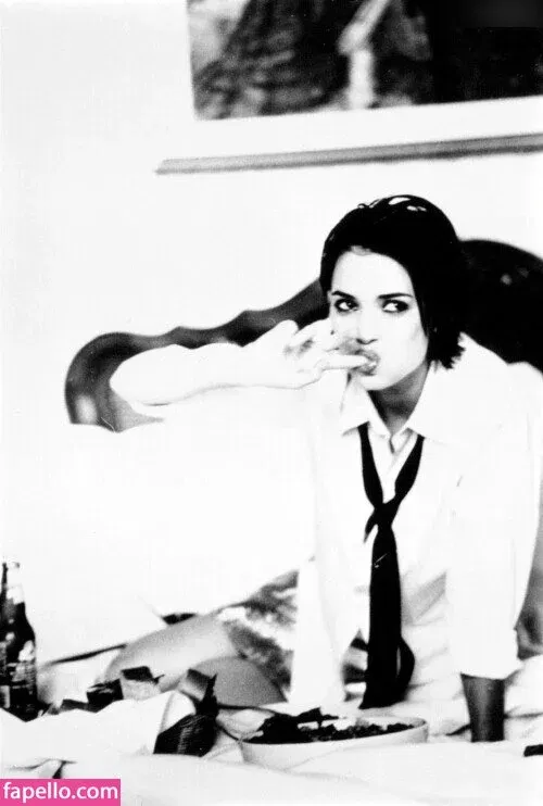 Winona Ryder / winonaryderofficial Onlyfans Photo Gallery 