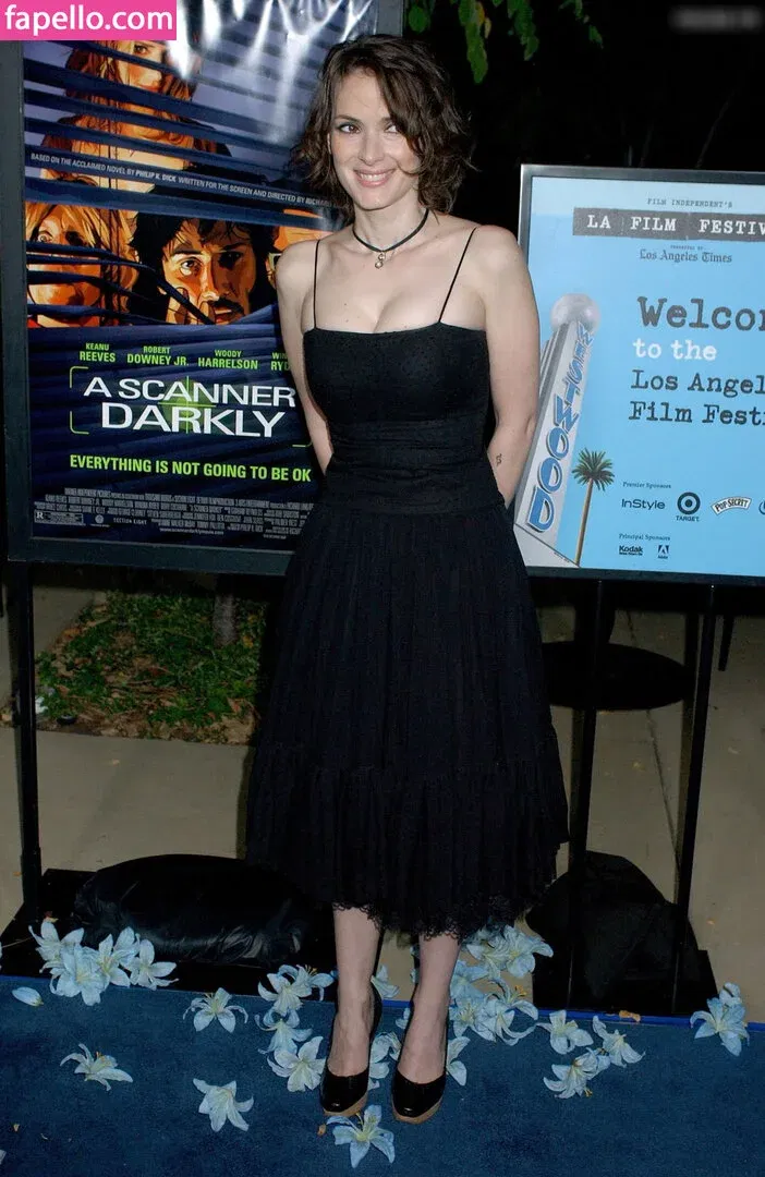 Winona Ryder / winonaryderofficial Onlyfans Photo Gallery 