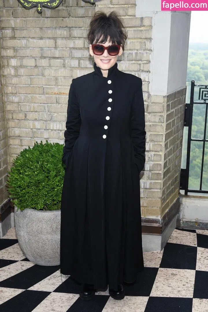 Winona Ryder / winonaryderofficial Onlyfans Photo Gallery 