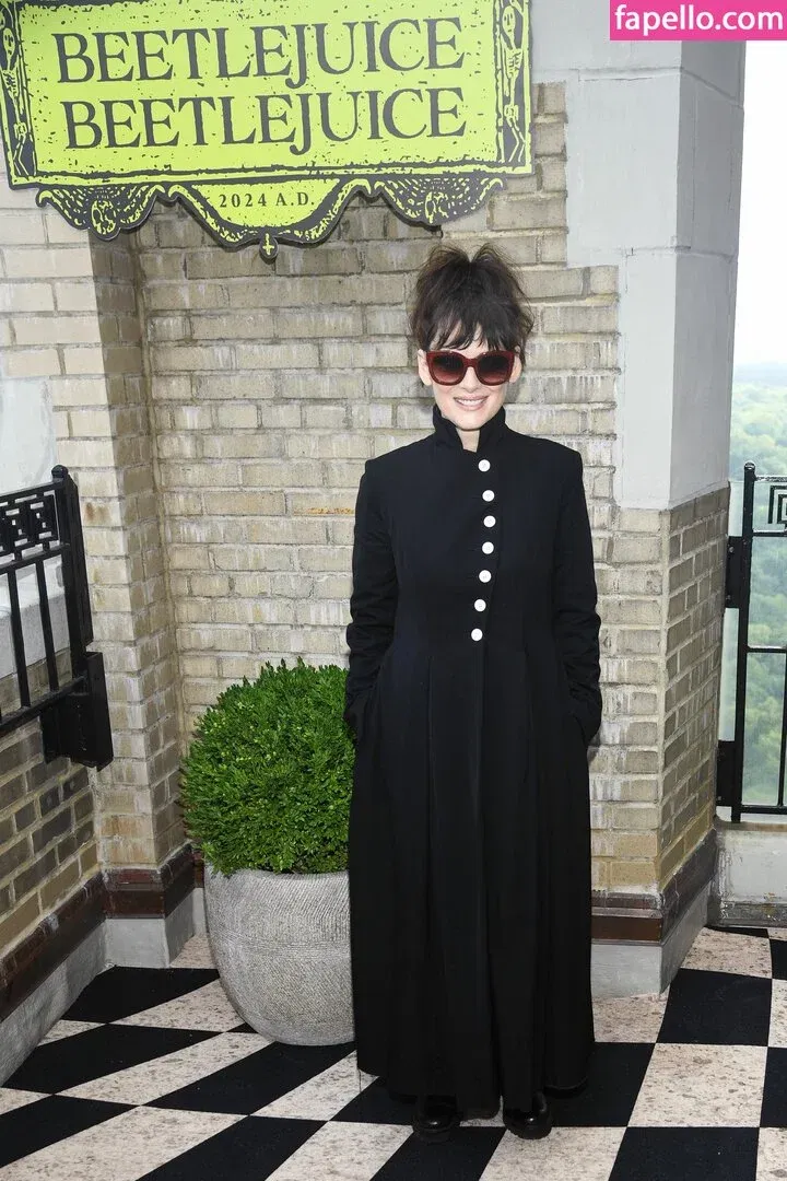 Winona Ryder / winonaryderofficial Onlyfans Photo Gallery 