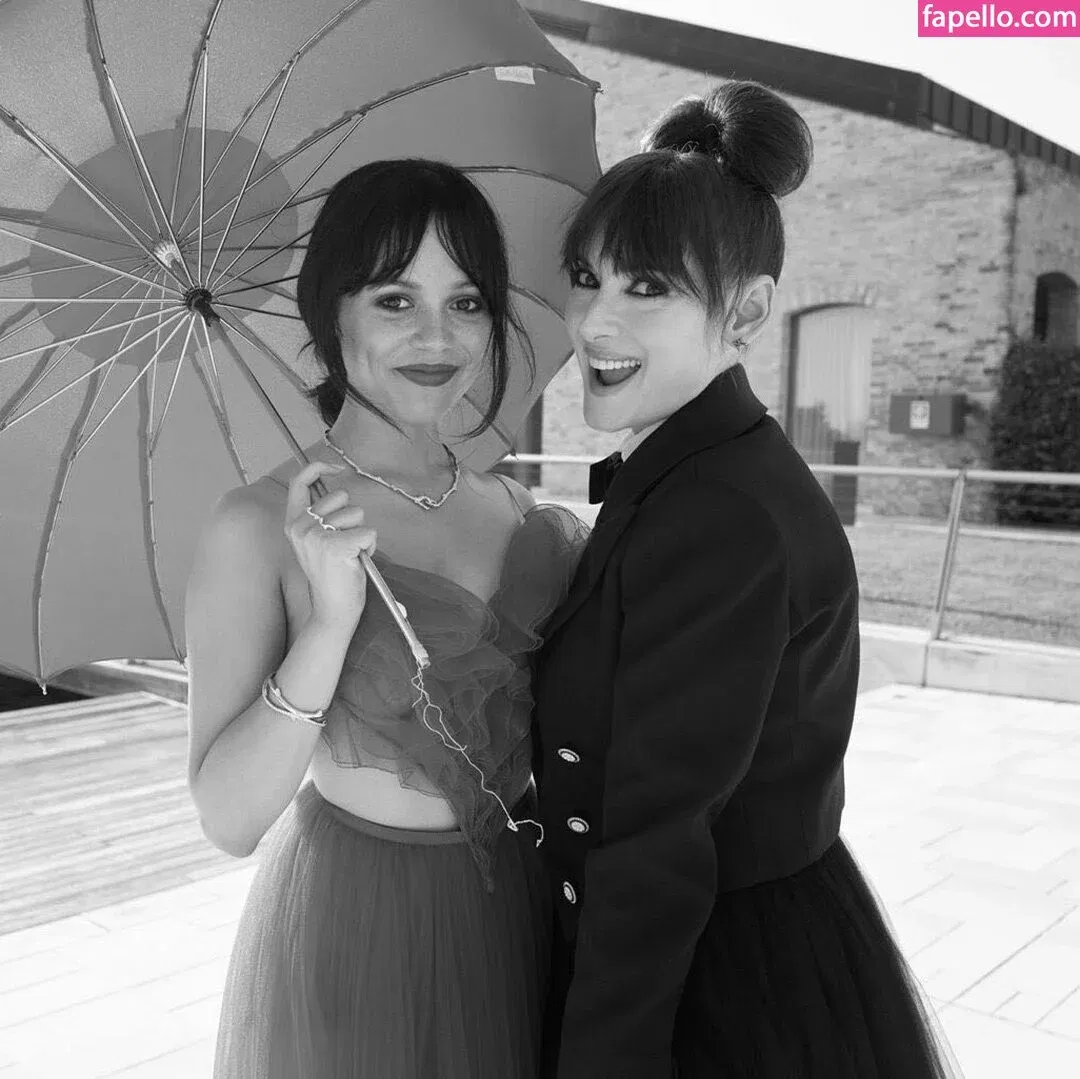 Winona Ryder / winonaryderofficial Onlyfans Photo Gallery 