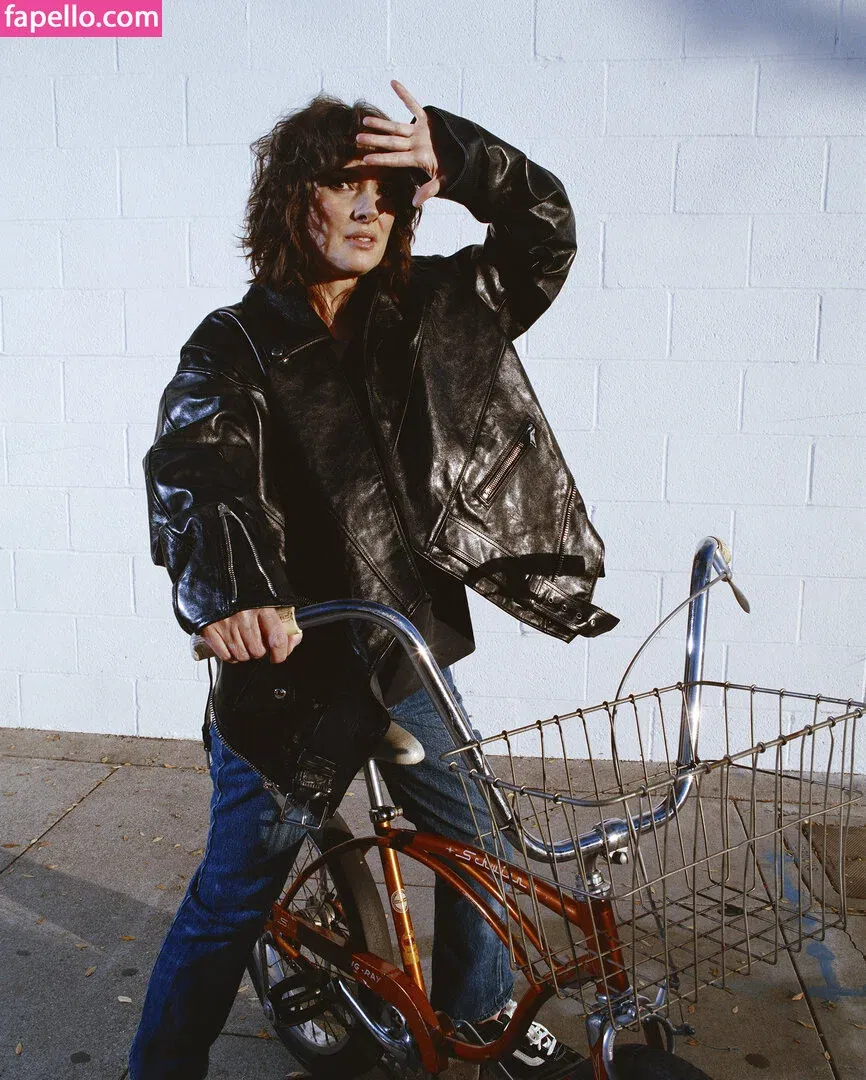 Winona Ryder / winonaryderofficial Onlyfans Photo Gallery 