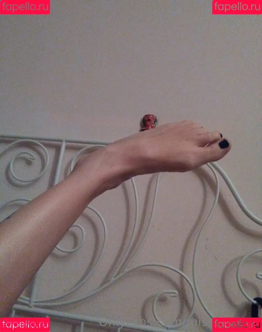 missevaa__ / missfeeteva Onlyfans Photo Gallery 