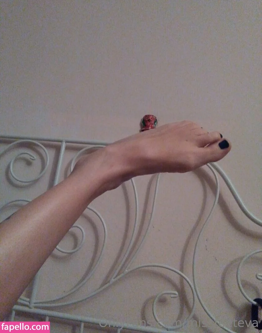 missevaa__ / missfeeteva Onlyfans Photo Gallery 