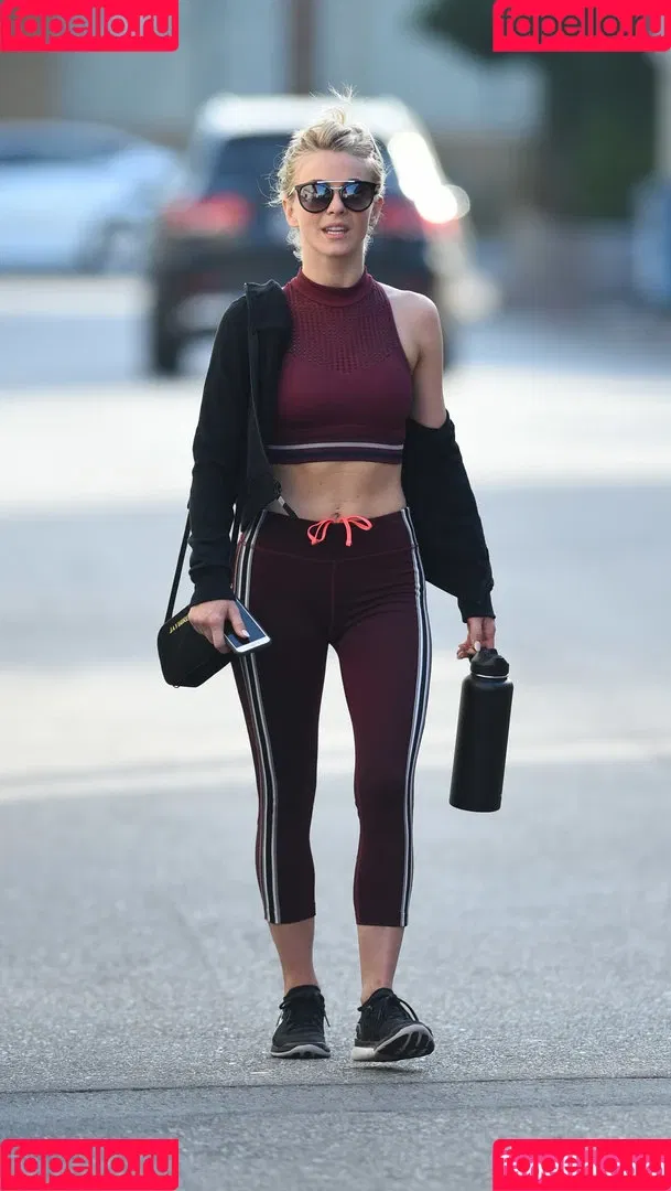 Julianne Hough / juleshough Onlyfans Photo Gallery 