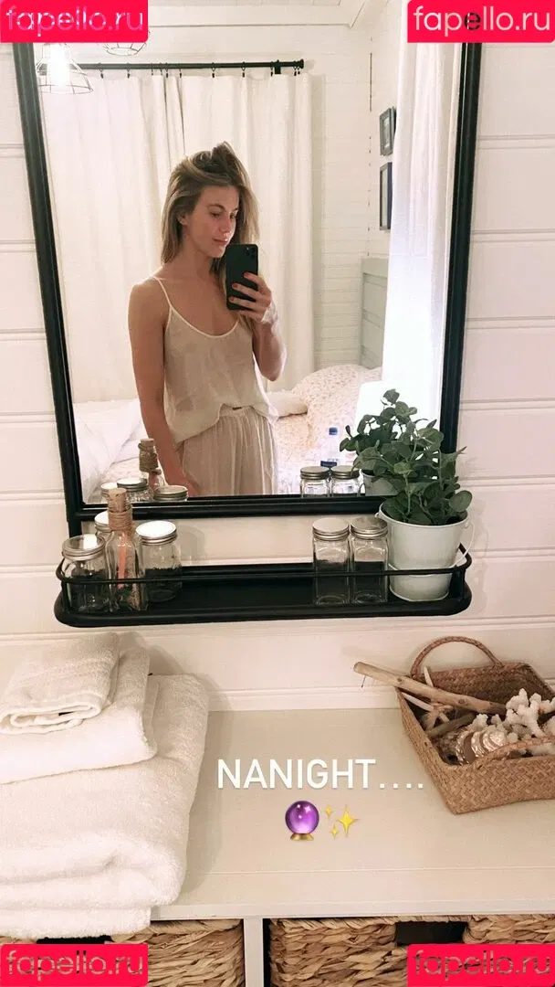 Julianne Hough / juleshough Onlyfans Photo Gallery 
