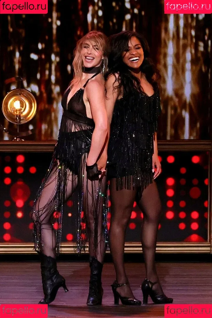 Julianne Hough / juleshough Onlyfans Photo Gallery 