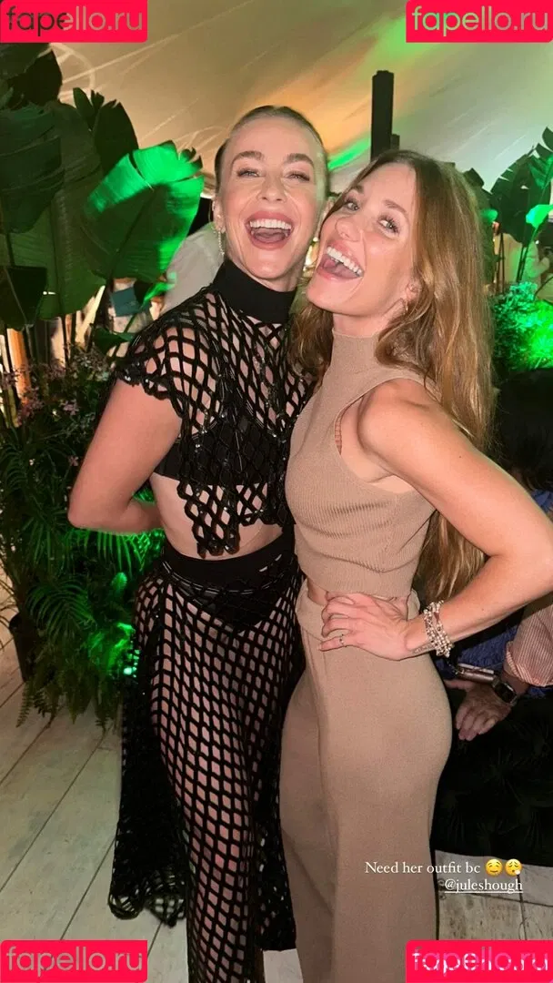 Julianne Hough / juleshough Onlyfans Photo Gallery 