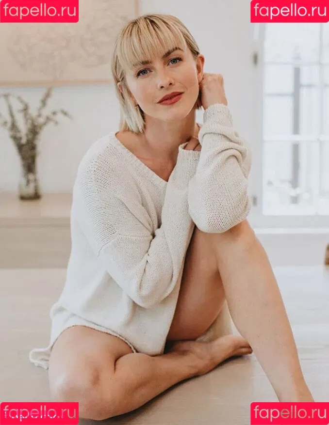 Julianne Hough / juleshough Onlyfans Photo Gallery 